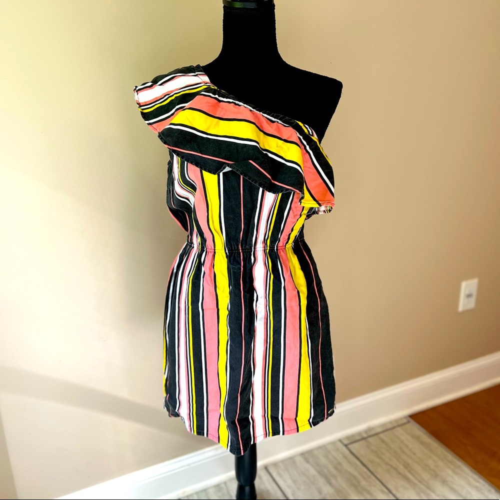 Guess one sleeve dress